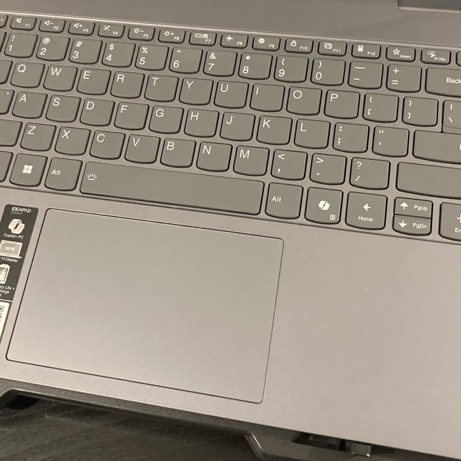 typing sounds<br><audio controls src='/audio/24.m4a'></audio>